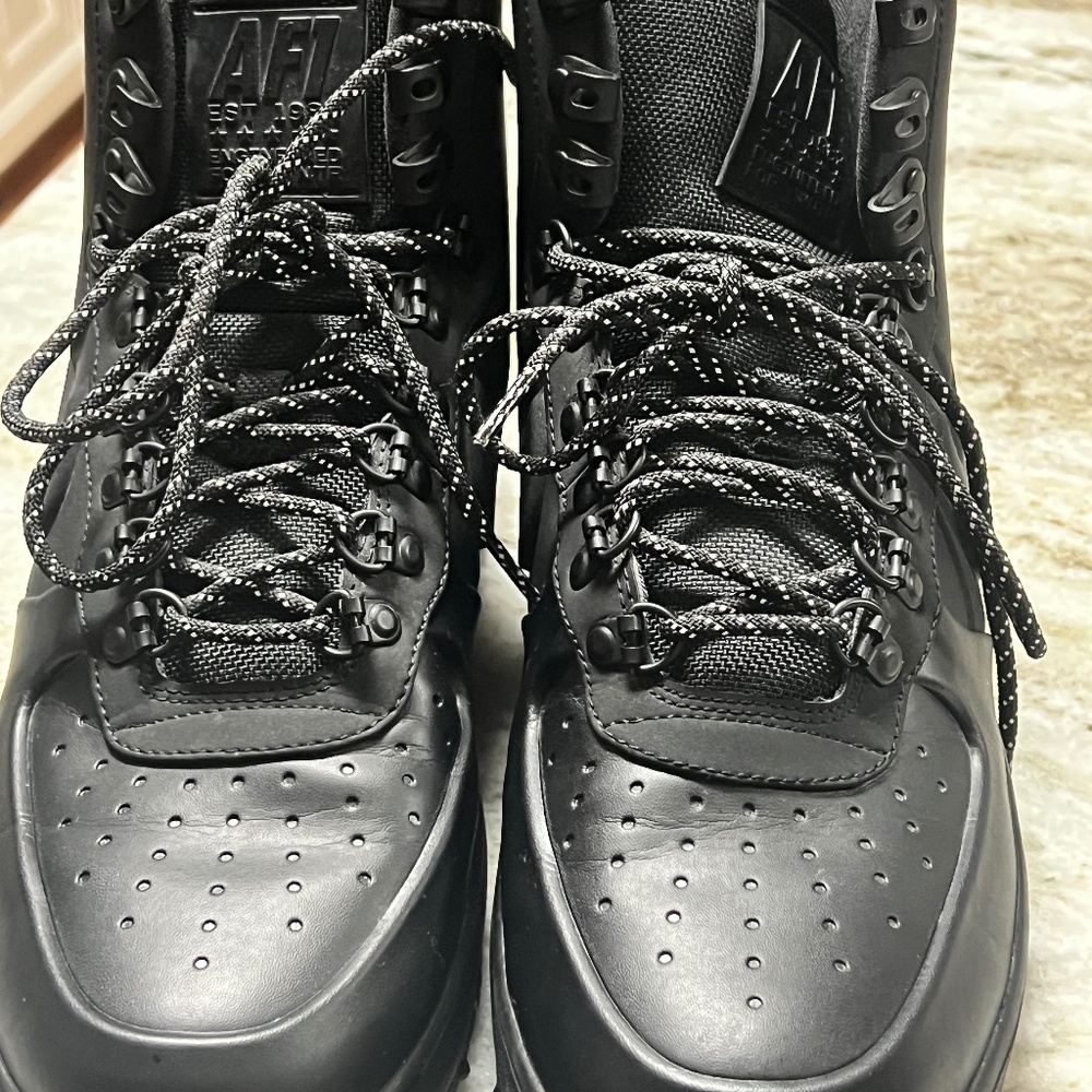 Mens Nike AF1 Boots size 10.5